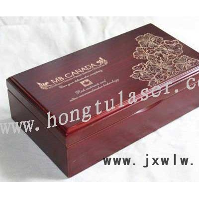 木盒激光雕刻機價格，經(jīng)濟(jì)型木制品激光雕刻機，木桶激光雕刻機HT1390